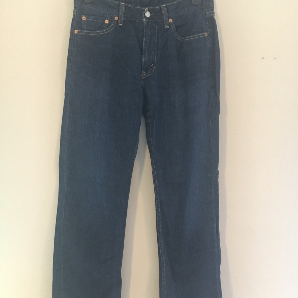 Men’s Levi dark blue jeans